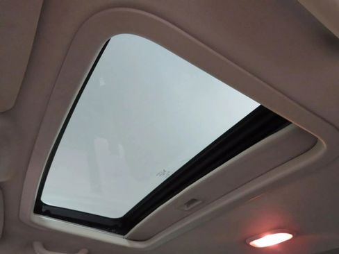 Used 2013 Jeep Compass Latitude w/ Sun/Sound Group image 21