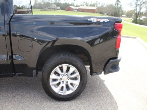 Used 2025 Chevrolet Silverado 1500 Custom AWD/4WD image 12