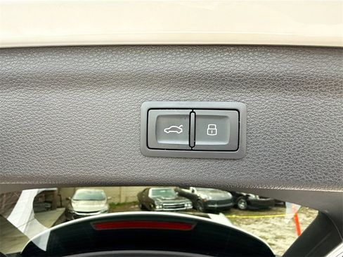 Used 2021 Audi Q3 2.0T Premium image 31