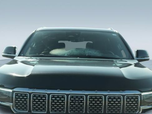 Used 2023 Jeep Grand Wagoneer Series II AWD/4WD image 46