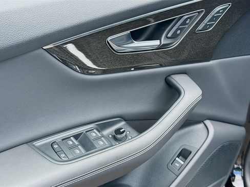 Used 2023 Audi Q8 Premium Plus image 22