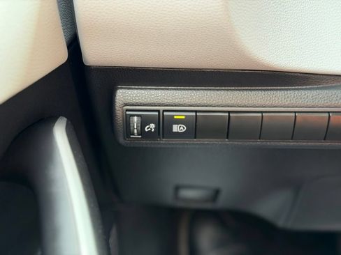 Certified 2025 Toyota Corolla SE FWD image 19