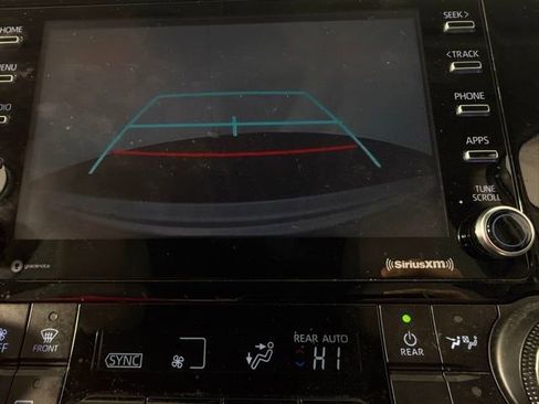 Used 2022 Toyota Highlander L image 25