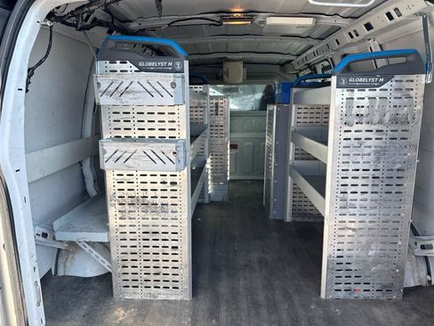 Used 2014 Chevrolet Express 2500 RWD image 16