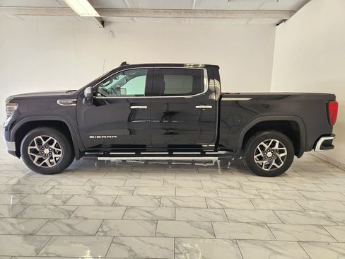 Used 2022 GMC Sierra 1500 SLT w/ SLT Premium Plus Package RWD image 4