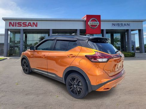 Used 2023 Nissan Kicks SR w/ SR Premium Package FWD image 6
