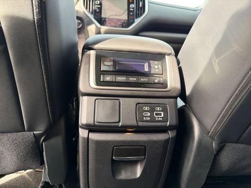 Used 2024 Subaru Ascent Limited w/ Technology Package image 29