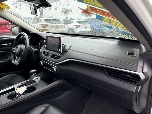 Used 2022 Nissan Altima 2.5 SR w/ Midnight Edition Package image 26