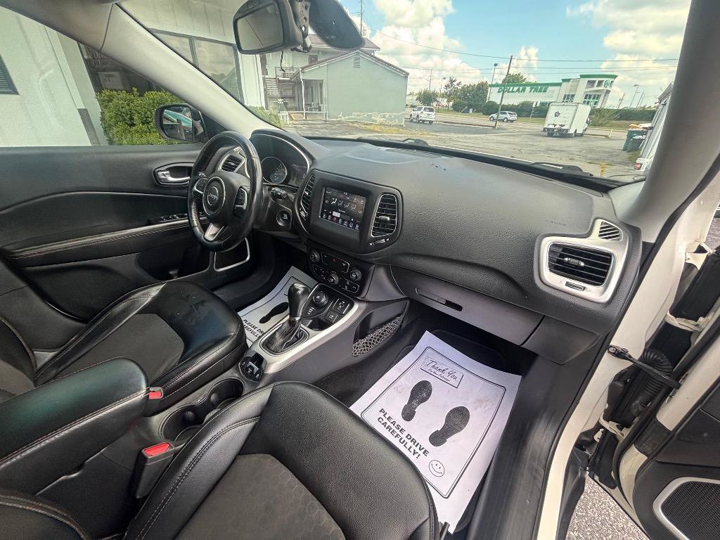 Used 2018 Jeep Compass Latitude w/ Popular Equipment Group AWD/4WD image 33