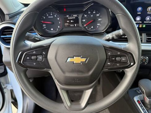 Used 2026 Chevrolet Trax LS FWD image 13