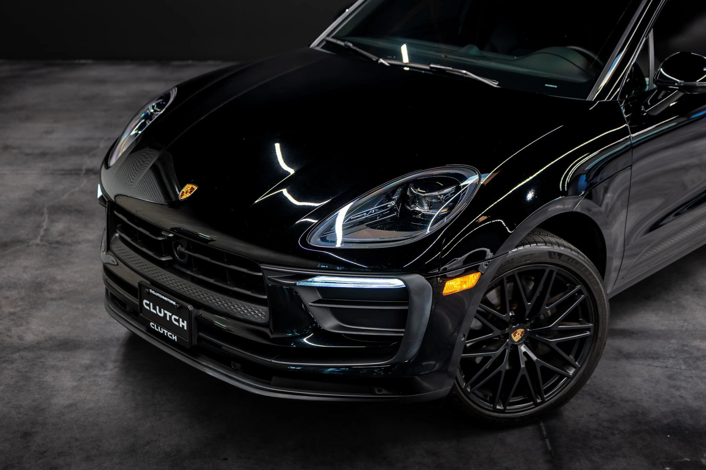 Used 2024 Porsche Macan AWD/4WD image 11