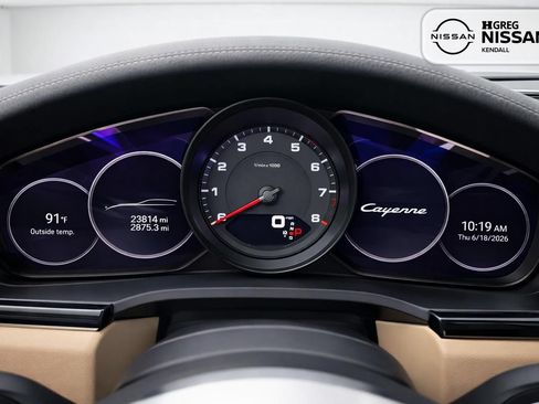 Used 2022 Porsche Cayenne AWD/4WD image 10