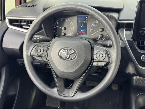 Used 2025 Toyota Corolla LE image 18