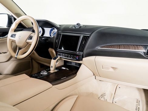 Used 2022 Maserati Levante GT image 57