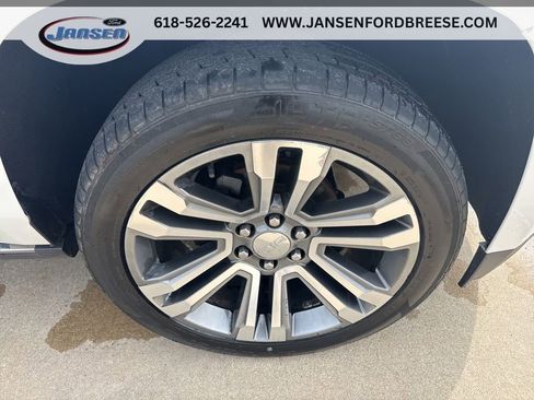 Used 2017 GMC Yukon Denali w/ Open Road Package image 8