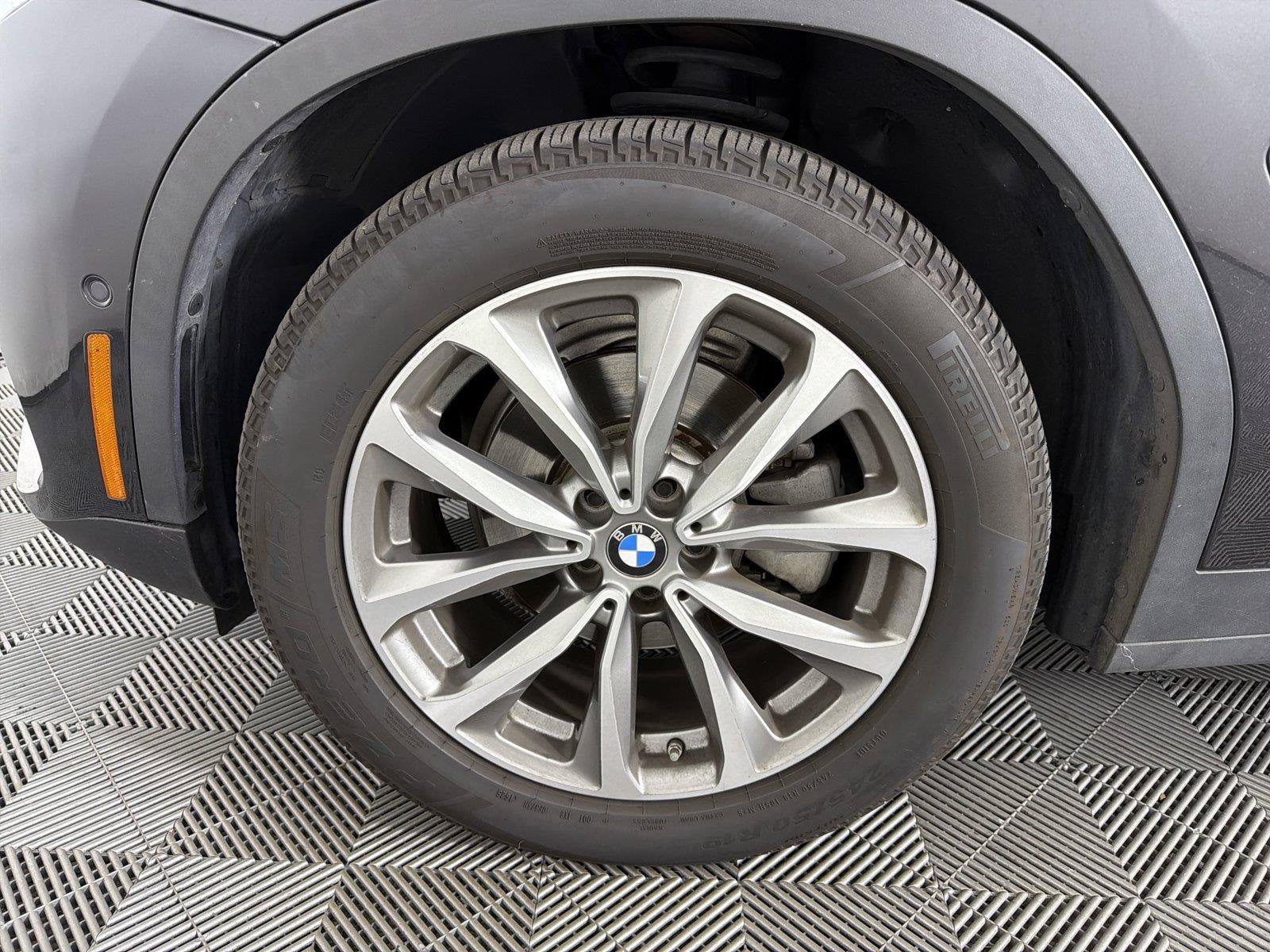 Used 2019 BMW X4 xDrive30i w/ Convenience Package AWD/4WD image 9
