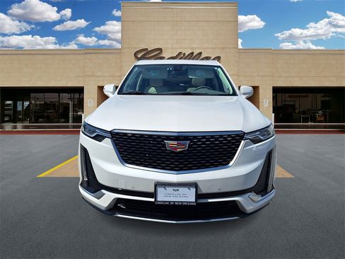 Certified 2024 Cadillac XT6 Premium Luxury image 8