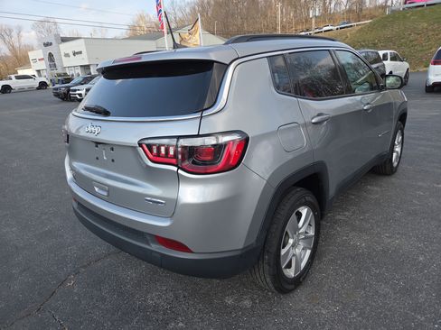 Certified 2022 Jeep Compass Latitude AWD/4WD image 3