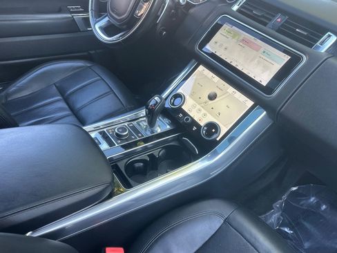Used 2021 Land Rover Range Rover Sport HSE image 32