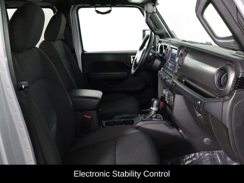 Used 2023 Jeep Wrangler Unlimited w/ Cold Weather Group AWD/4WD image 18
