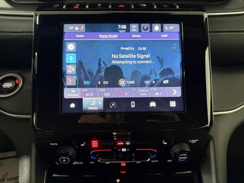 New 2025 Jeep Grand Cherokee L Laredo image 29