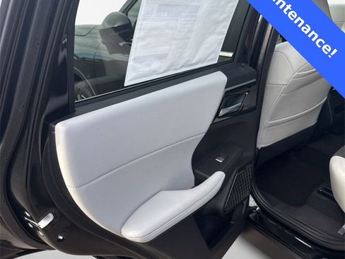 New 2025 Mitsubishi Outlander SE image 32