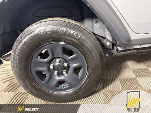 Used 2023 Jeep Wrangler Sport AWD/4WD image 33