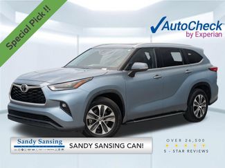 Used 2022 Toyota Highlander XLE FWD video 1