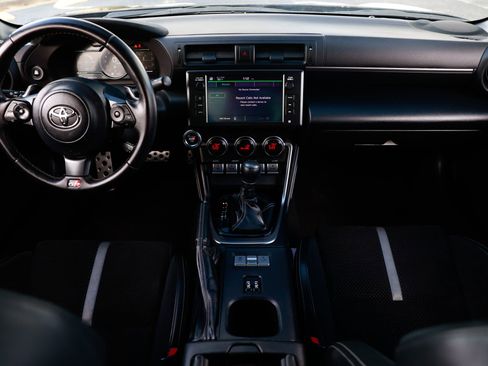 Used 2022 Toyota GR86 Premium w/ ALL Weather Mat Package (TMS) image 23