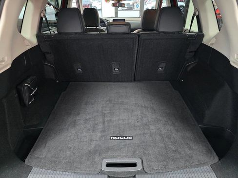 Used 2023 Nissan Rogue SV w/ SV Premium B Package image 27