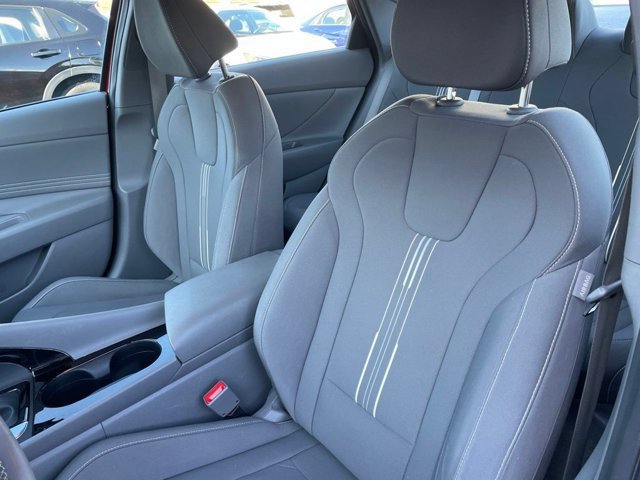Used 2023 Hyundai Elantra SEL w/ Convenience Package FWD image 8