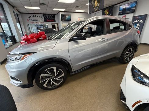 Used 2019 Honda HR-V Sport image 7