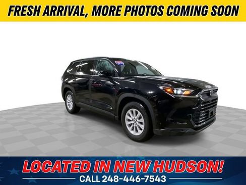 Used 2025 Toyota Grand Highlander AWD image 4