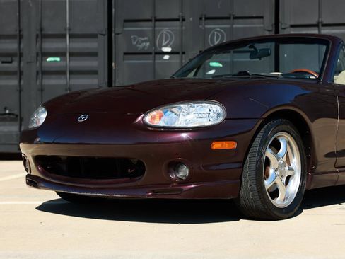 Used 2000 MAZDA MX-5 Miata RWD image 35
