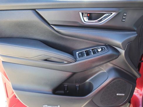 Used 2024 Subaru Ascent Limited w/ Technology Package image 12