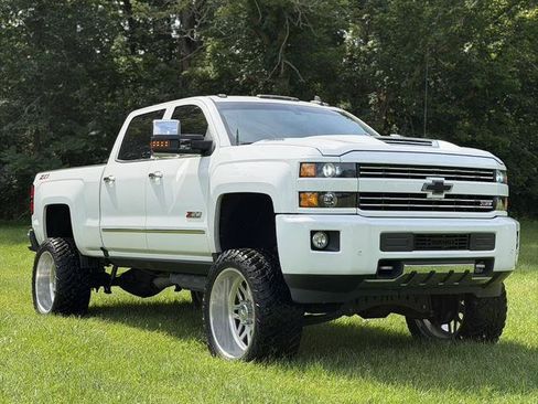 Used 2019 Chevrolet Silverado 2500 LTZ w/ Duramax Plus Package AWD/4WD image 1