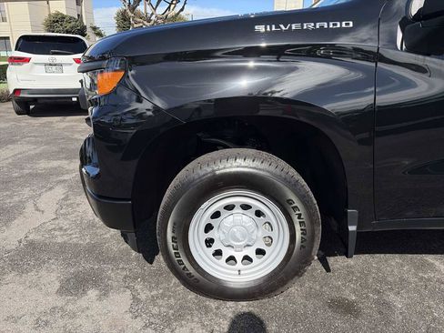 Used 2025 Chevrolet Silverado 1500 W/T image 18