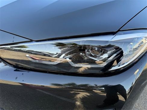 Used 2022 BMW i4 eDrive40 w/ Premium Package image 33