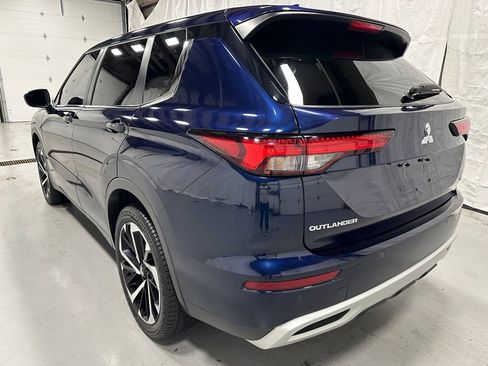 Used 2022 Mitsubishi Outlander SE AWD/4WD image 5
