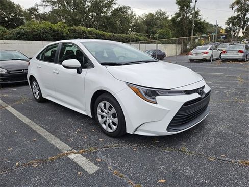 Used 2024 Toyota Corolla LE image 5