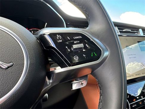 New 2025 Jaguar F-PACE R-Dynamic S image 30