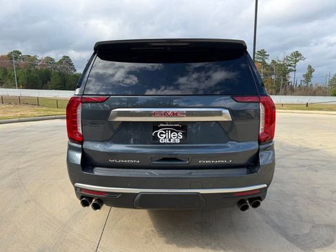 Used 2021 GMC Yukon Denali w/ Denali Premium Package image 4