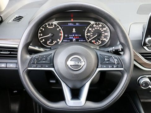 Used 2023 Nissan Altima 2.5 SV image 23