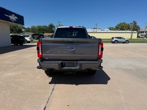 Used 2024 Ford F250 Lariat w/ Sport Appearance Package AWD/4WD image 4