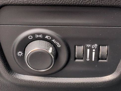 Used 2023 Jeep Grand Cherokee L Laredo AWD/4WD image 18