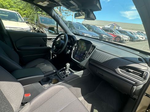 Used 2025 Subaru Forester Premium AWD/4WD image 14