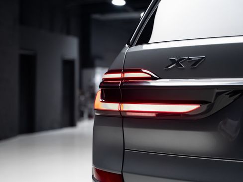 Used 2024 BMW X7 xDrive40i w/ M Sport Package AWD/4WD image 27