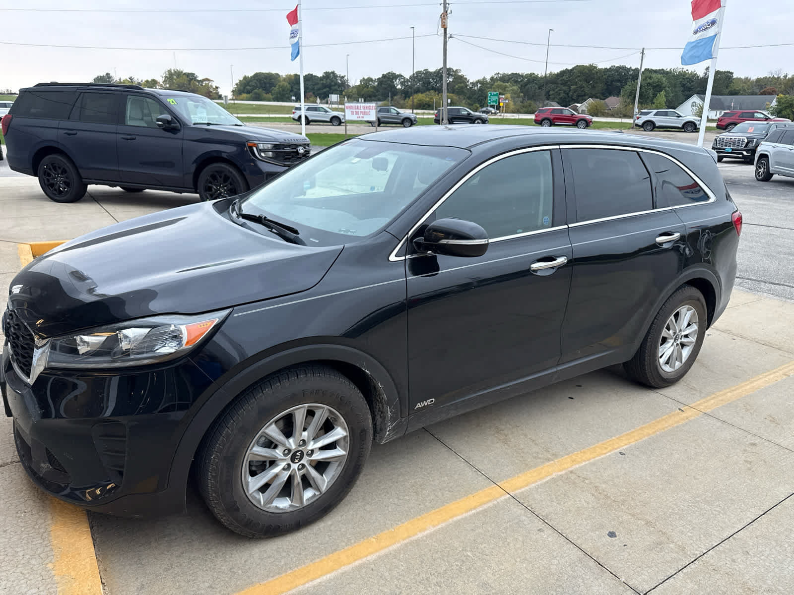Used 2019 Kia Sorento AWD V6 image 2