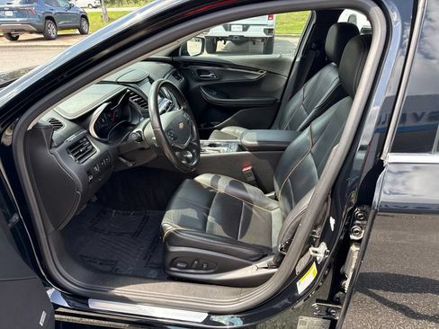 Used 2018 Chevrolet Impala Premier FWD image 40
