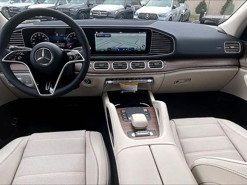 New 2026 Mercedes-Benz GLS 450 4MATIC image 5